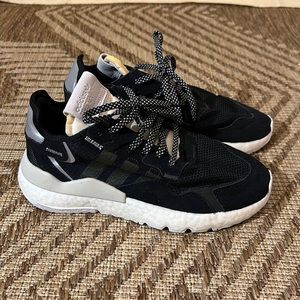 LIKE NEW! Women’s Adidas Sneakers!